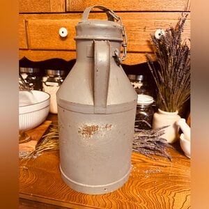 Vintage Bull-Detroit 2 Gallon Gray Metal Milk Jug
